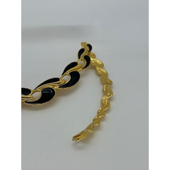 Vintage TRIFARI Gold Tone Black Enamel Modernist Leaf Link Collar Necklace 1980s - Picture 8 of 14
